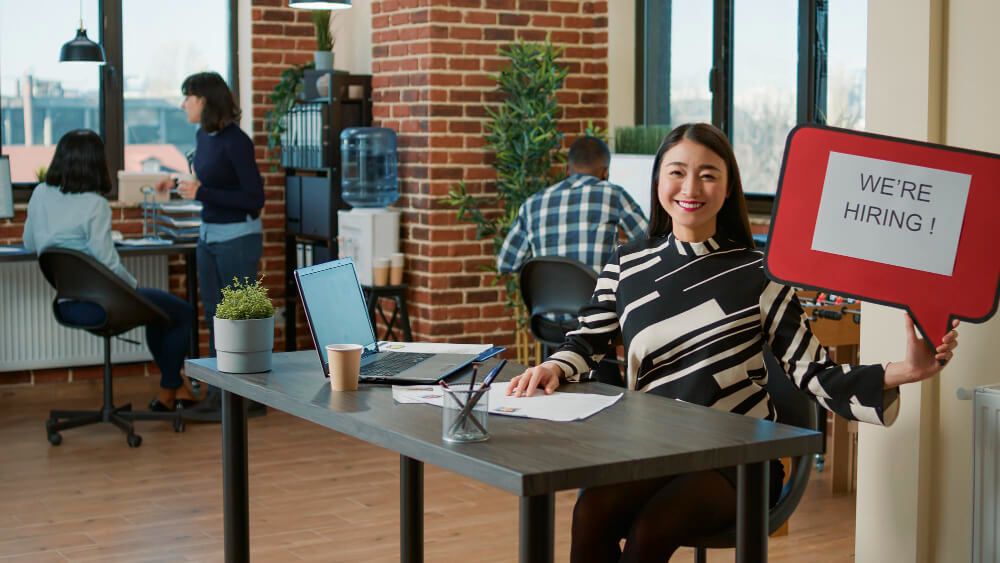 Retail & E-Commerce Recruitment During Peak Season A Survival Guide for Indian SMBs